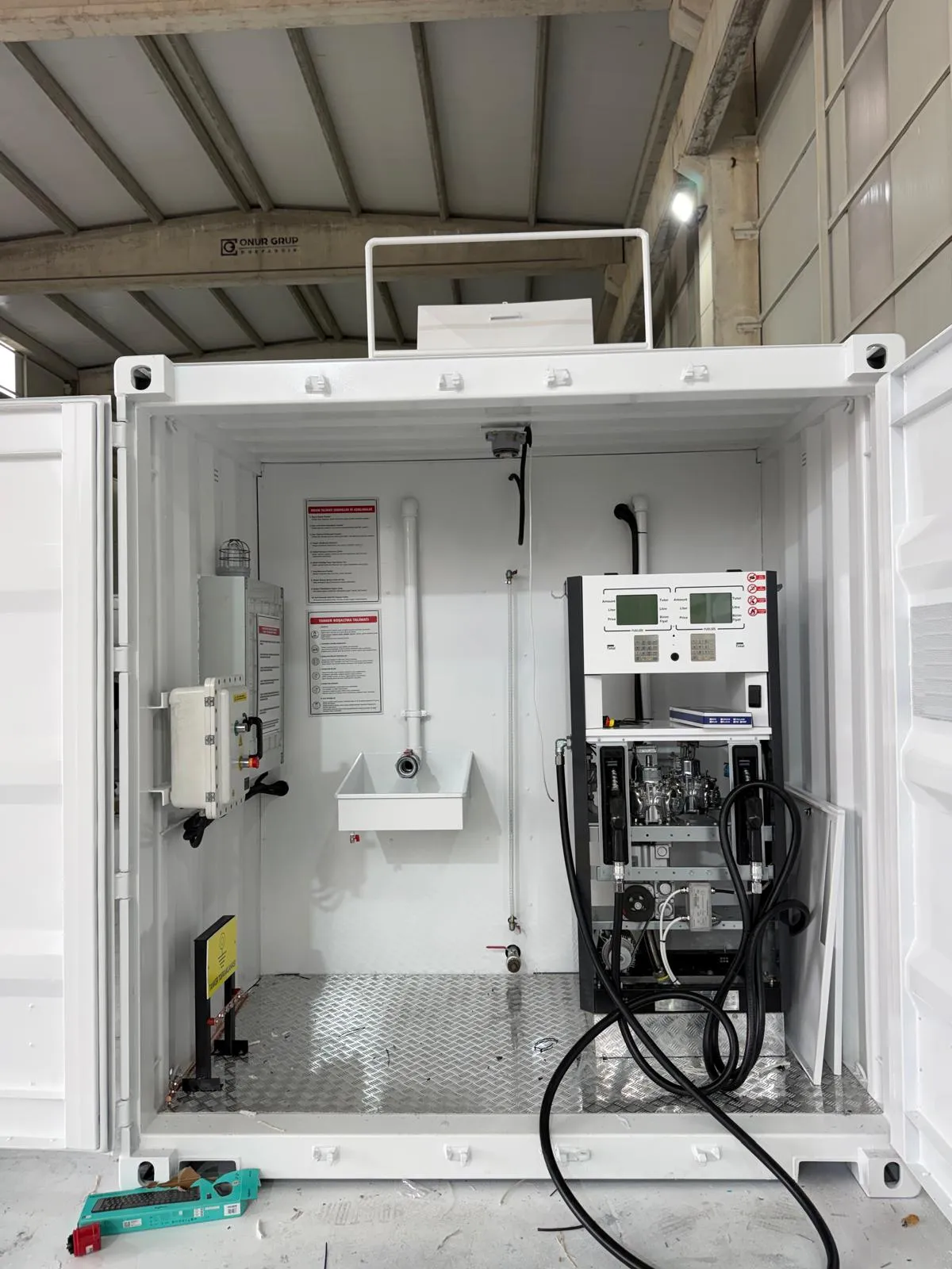 Pump and tanker unloading section of a mobile station